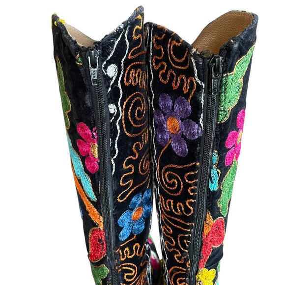 ARTEMIS ARTE Size 39 Black Velvet Floral Embroidered Back Zip Western-Style Boot - Picture 9 of 12